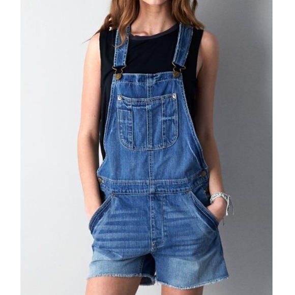 American Eagle Outfitters Denim - American Eagle Denim Short Overalls Frayed cuff